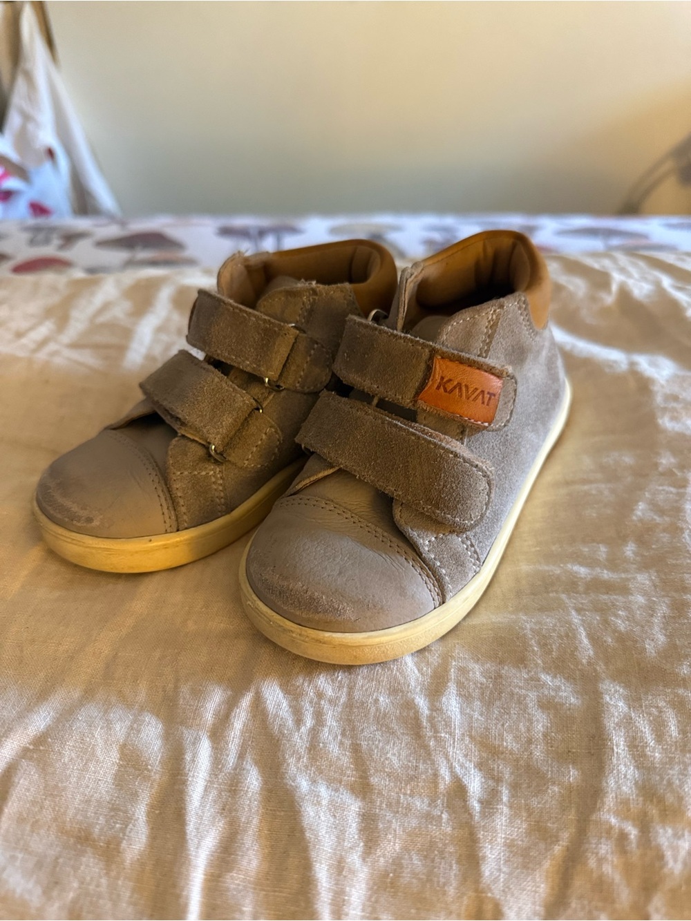Kavat Fiskeby XC toddler shoes in pale leather suede